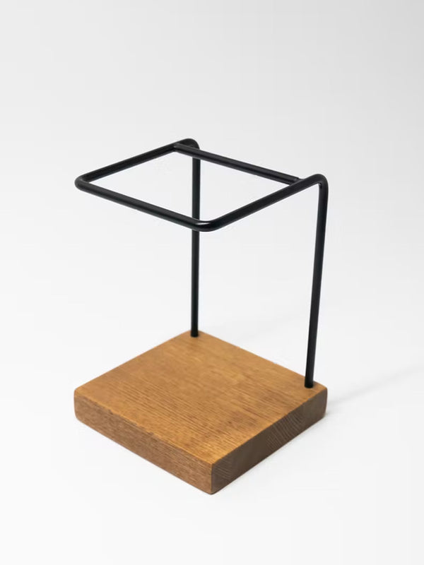 http://kurasu.kyoto/cdn/shop/products/Halo-Coffee-Dripper-Stand_01_600x.jpg?v=1660537411