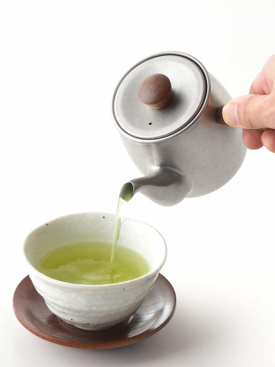 https://kurasu.kyoto/cdn/shop/products/Miyaco-Tea-Pot_14_1200x.jpg?v=1658980110