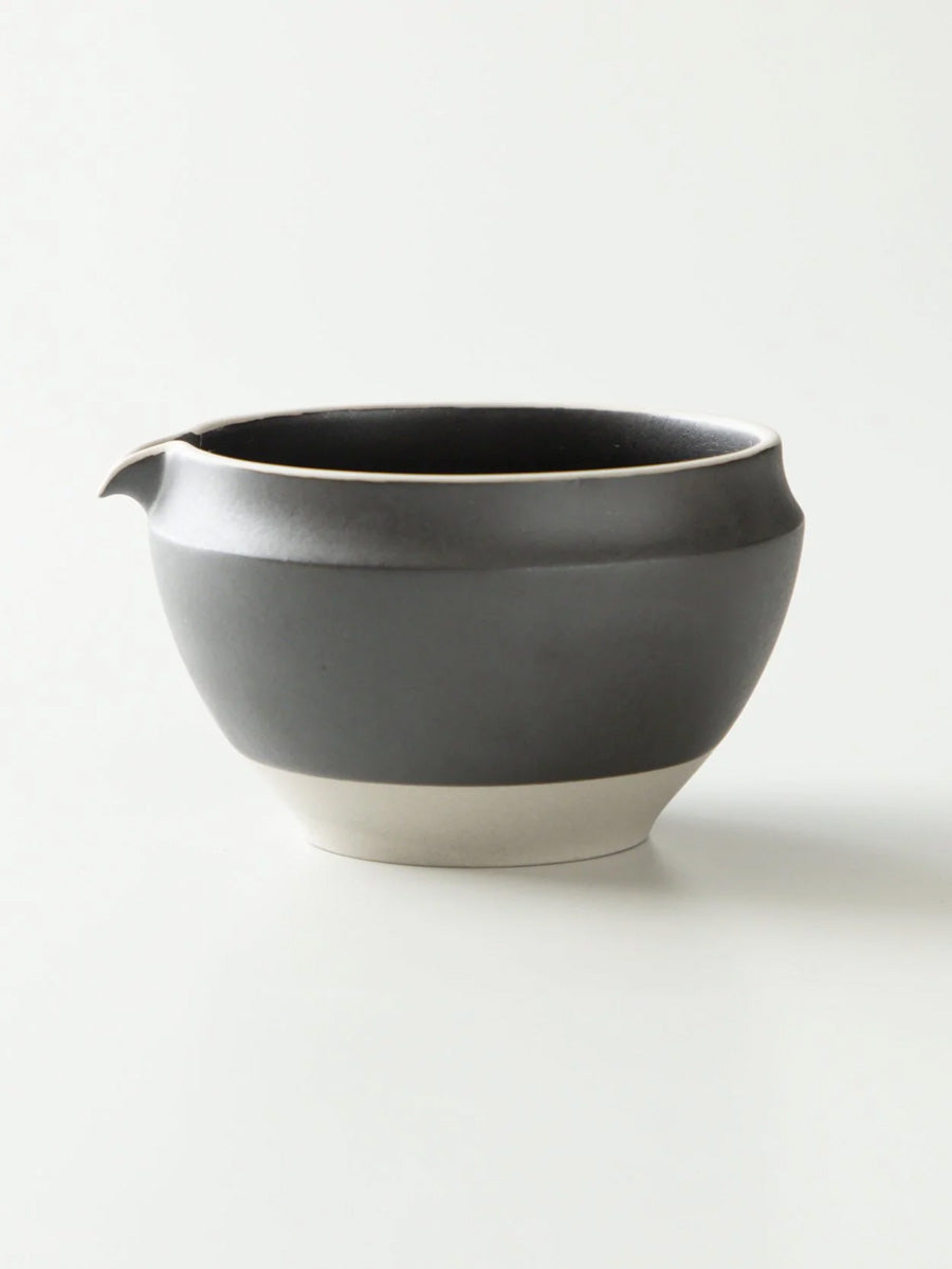 https://kurasu.kyoto/cdn/shop/products/ORIGAMI-Lipped-Matcha-Bowl_01_1200x.jpg?v=1660890627